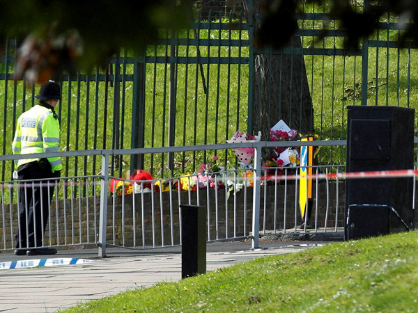 হেলিকপ্টারে করে এলাকায় নজরদারি