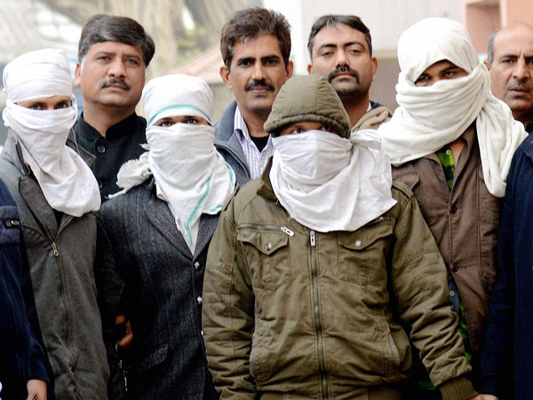 প্রজাতন্ত্র দিবসে হামলা : আইএস সন্দেহে সারা দেশে গ্রেফতার ১৪ প্রজাতন্ত্র দিবসে হামলা : আইএস সন্দেহে সারা দেশে গ্রেফতার ১৪