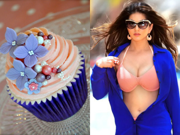 বোল্ড অ্যান্ড হট