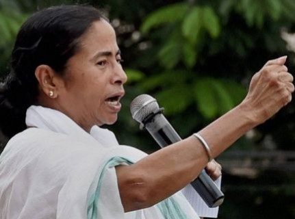 সুতিতে মমতার সভা সুতিতে মমতার সভা