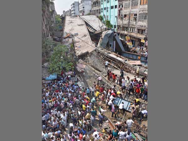 তিনটি এফআইআর তিনটি এফআইআর