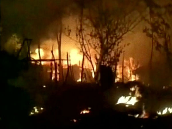 বস্তিতে আগুন