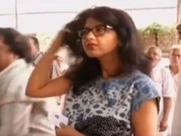 (Live)বিধানসভা নির্বাচন ২০১৬ : নির্দল প্রার্থীর পোলিং এজেন্টের পরিবারকে ধর্ষণের হুমকি-মারধরের অভিযোগ