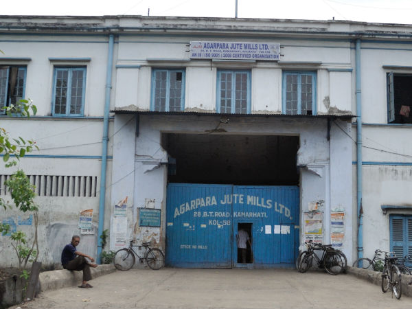 ভোট মিটতেই কামারহাটির জুটমিলে তালা, কর্মহীন ২৫০০ শ্রমিক ভোট মিটতেই কামারহাটির জুটমিলে তালা, কর্মহীন ২৫০০ শ্রমিক