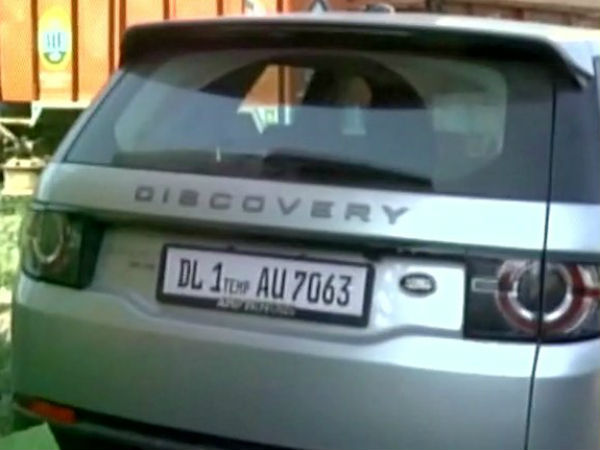 নেত্রীর গাড়িকে ওভারটেক করায় ১৯ বছরের তরুণকে গুলি করে হত্যা বিহারে! নেত্রীর গাড়িকে ওভারটেক করায় ১৯ বছরের তরুণকে গুলি করে হত্যা বিহারে!