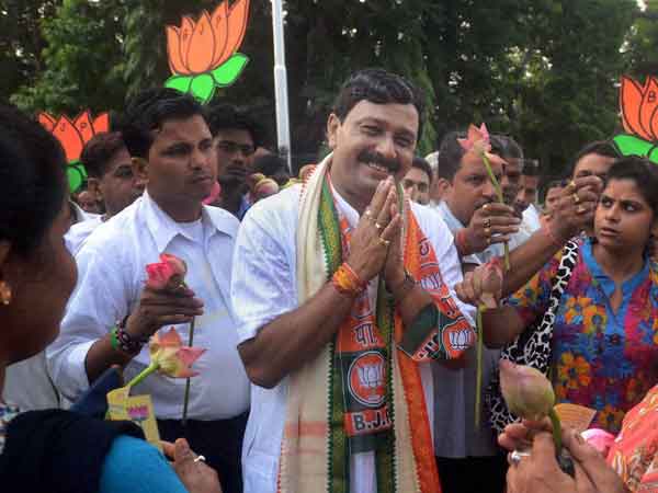  (Live) আজ বাংলার রায়, ২৯৪টি আসনের ভোটগণনা শুরু হল, এগিয়ে রয়েছে তৃণমূস, ঘাড়ে নিঃশ্বাস ফেলছে জোট