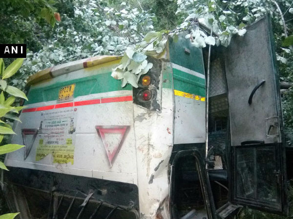 বাস দুর্ঘটনা বাস দুর্ঘটনা