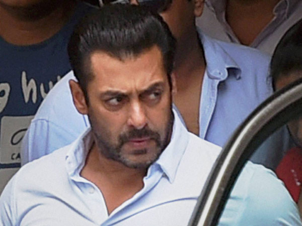 ধর্ষণ মন্তব্য বিতর্ক : আইনজীবীর জবাব পাঠালেন, তবে ক্ষমা চাইলেন না সলমন! ধর্ষণ মন্তব্য বিতর্ক : আইনজীবীর জবাব পাঠালেন, তবে ক্ষমা চাইলেন না সলমন!