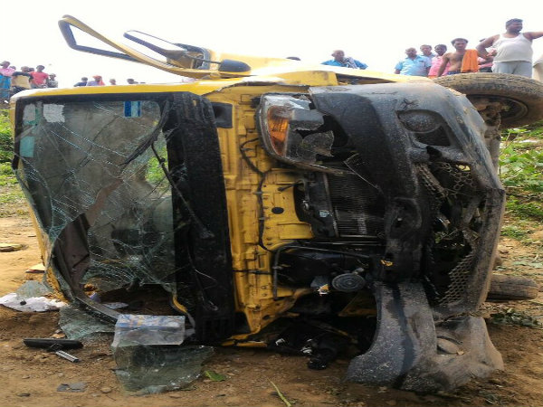 উত্তরপ্রদেশে ট্রেনের ধাক্কায় মৃত ১৩ স্কুলপড়ুয়া