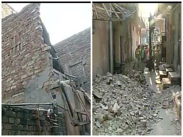 দেওয়াল ভেঙে মৃত দেওয়াল ভেঙে মৃত