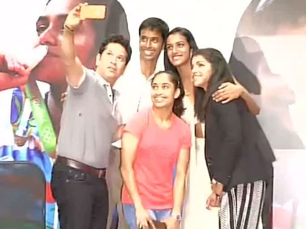 সেলফি সেলফি