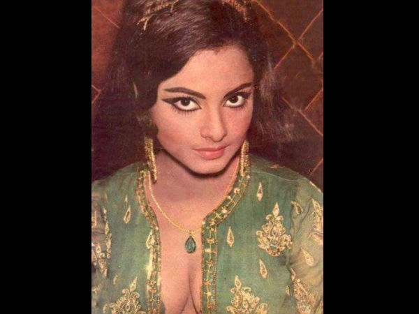 ১৫ বছরের রেখাকে চুমুর জন্য জোর করা হয়েছিল 