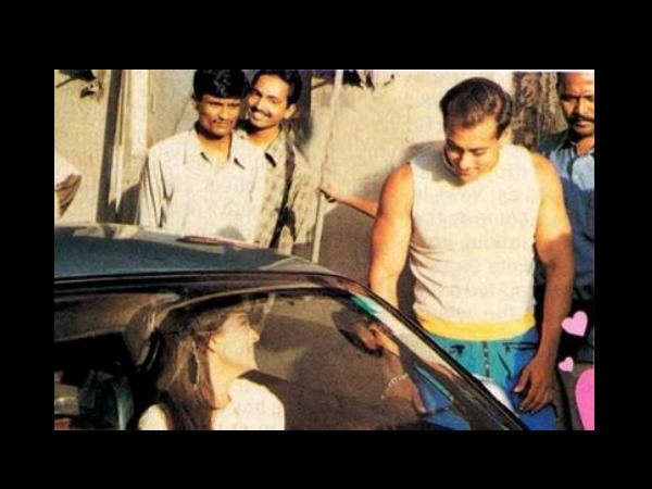 ঐশ্বর্যর গাড়ি ভাঙচুর করেছিলেন সলমন ঐশ্বর্যর গাড়ি ভাঙচুর করেছিলেন সলমন