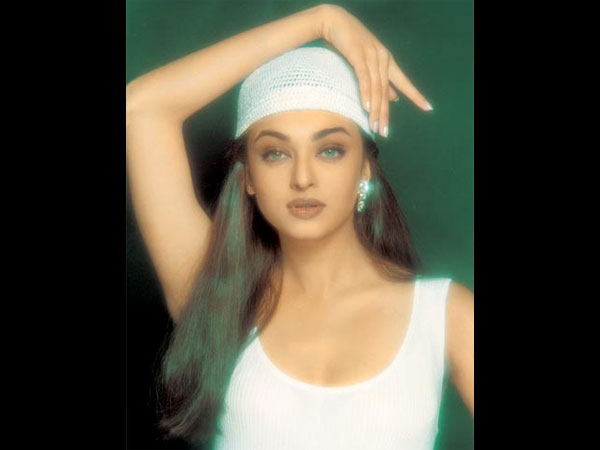 প্রথম ব্লকবাস্টার হিট প্রথম ব্লকবাস্টার হিট