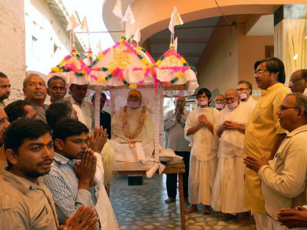 ‘সান্থারা’য় স্বেচ্ছামৃত্যু, অনশনে দেহত্যাগ করে পরমাত্মা হওয়ার পথে গড়িয়াহাটের সুহানিদেবী ‘সান্থারা’য় স্বেচ্ছামৃত্যু, অনশনে দেহত্যাগ করে পরমাত্মা হওয়ার পথে গড়িয়াহাটের সুহানিদেবী