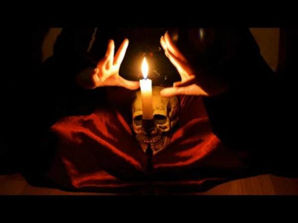 ‘ডাইন’ দাদাকে খুন করে নদীতে ভাসিয়ে দিল বোন! ‘ডাইন’ দাদাকে খুন করে নদীতে ভাসিয়ে দিল বোন!