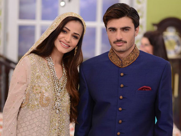 অন্য লুকে