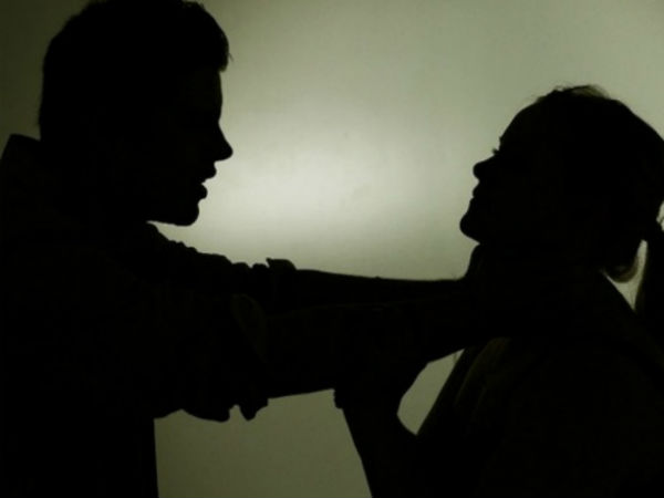 কলকাতায় প্রত্যেক ৬ জনের মধ্যে ১ জন মহিলা স্বামীর হাতে নির্যাতিত হন! কলকাতায় প্রত্যেক ৬ জনের মধ্যে ১ জন মহিলা স্বামীর হাতে নির্যাতিত হন!