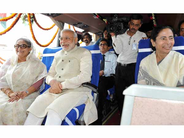 মমতা ফের তিস্তা চুক্তির বিরুদ্ধে সরব; এটা নতুন স্ট্র্যাটেজি? মমতা ফের তিস্তা চুক্তির বিরুদ্ধে সরব; এটা নতুন স্ট্র্যাটেজি?