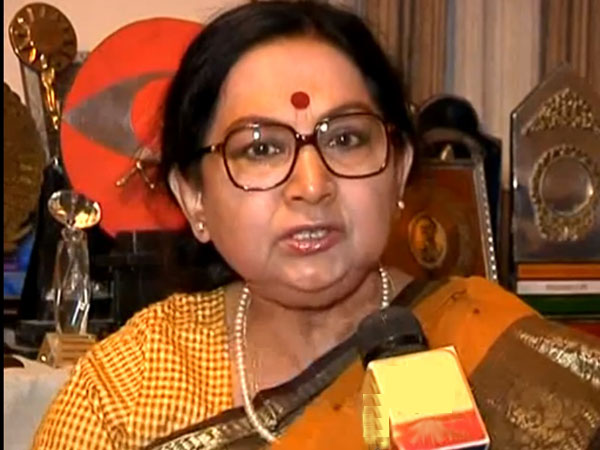 জনসেবার ‘ব্রত’ পালনে সবার আগে থেকেও আওয়াজ উঠে গিয়েছে কথা রাখেননি সন্ধ্যা জনসেবার ‘ব্রত’ পালনে সবার আগে থেকেও আওয়াজ উঠে গিয়েছে কথা রাখেননি সন্ধ্যা