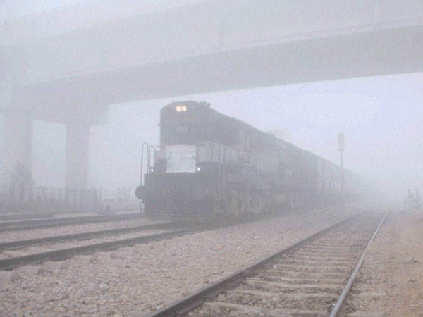 দিল্লিতে কুয়াশা দিল্লিতে কুয়াশা