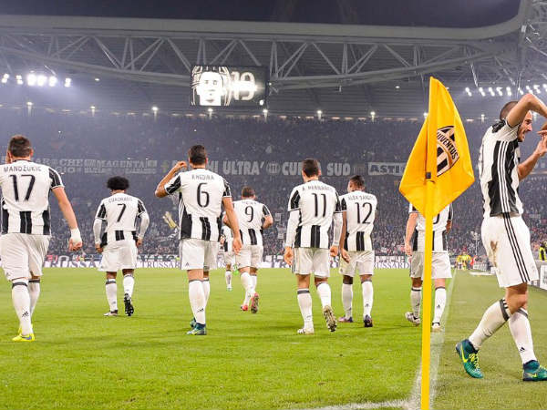 ফাঁকা স্টেডিয়াম