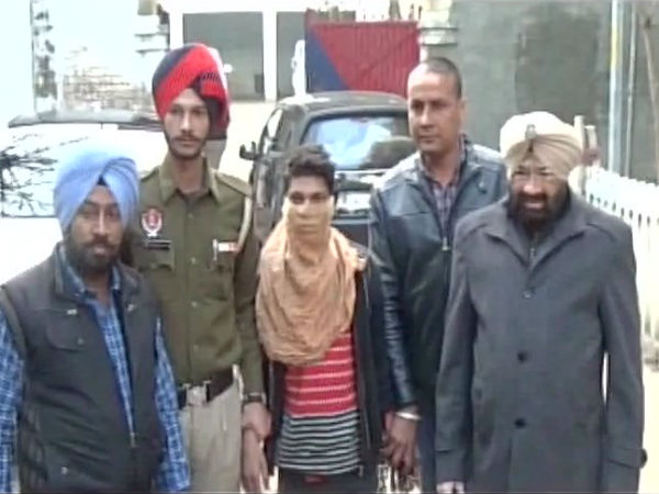 ৯ বছরের ছেলের দেহ ৬ টুকরো করে, রক্ত-মাংস খেল ১৬ বছরের কিশোর! ৯ বছরের ছেলের দেহ ৬ টুকরো করে, রক্ত-মাংস খেল ১৬ বছরের কিশোর!