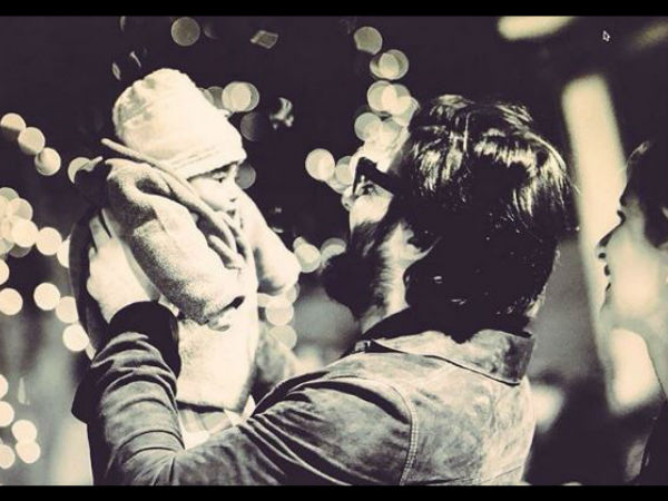 ময়েকে কোলে নিয়ে ফাওয়াদ খান