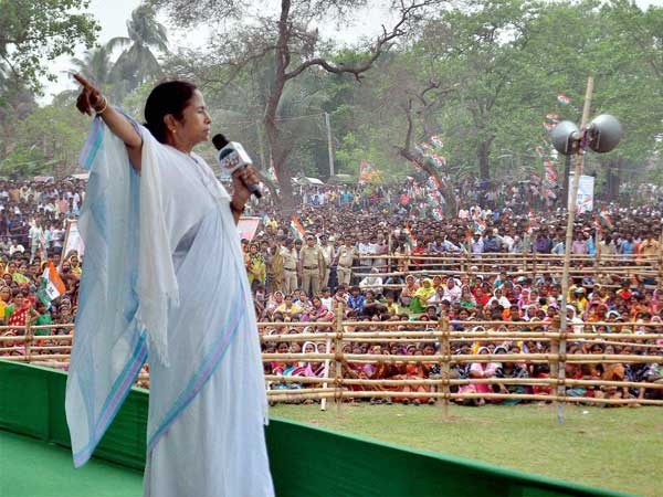 মোদীর নোট বাতিলে ধাক্কা খাচ্ছে রাজ্যের ক্ষুদ্র ও কুটির শিল্প: মমতা মোদীর নোট বাতিলে ধাক্কা খাচ্ছে রাজ্যের ক্ষুদ্র ও কুটির শিল্প: মমতা