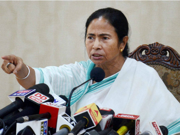 রাজনৈতিক প্রতিশোধ নিতেই গ্রেফতারি, পার পাবেন না মোদী, লাগাতার আন্দোলনের হুঁশিয়ারি মমতার রাজনৈতিক প্রতিশোধ নিতেই গ্রেফতারি, পার পাবেন না মোদী, লাগাতার আন্দোলনের হুঁশিয়ারি মমতার