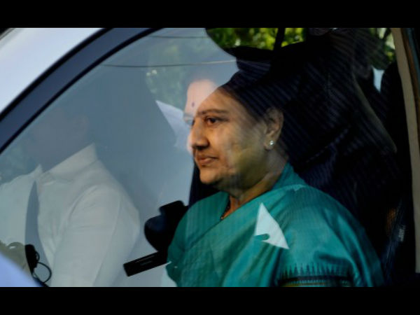 পয়েজ গার্ডেনে ফিরে আসা পয়েজ গার্ডেনে ফিরে আসা