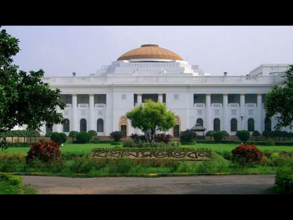 গৃহীত হয়নি পদত্যাগ