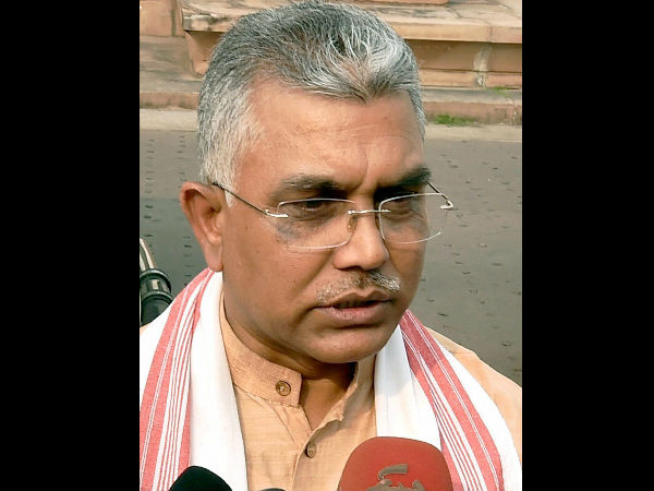 চিটফান্ড কাণ্ড ঢাকতেই শিশুপাচারে ফাঁসানো হচ্ছে বিজেপিকে, তোপ দিলীপের চিটফান্ড কাণ্ড ঢাকতেই শিশুপাচারে ফাঁসানো হচ্ছে বিজেপিকে, তোপ দিলীপের