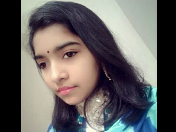 দেবের প্রেমে পড়লেন এই বিদেশিনী !