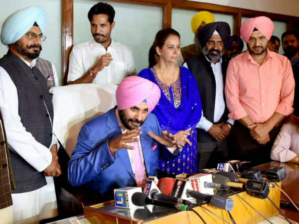 টেলিভিশন ছাড়বেন না জানিয়ে দিলেন নভজ্যোত সিং সিধু, শুরু বিতর্ক টেলিভিশন ছাড়বেন না জানিয়ে দিলেন নভজ্যোত সিং সিধু, শুরু বিতর্ক