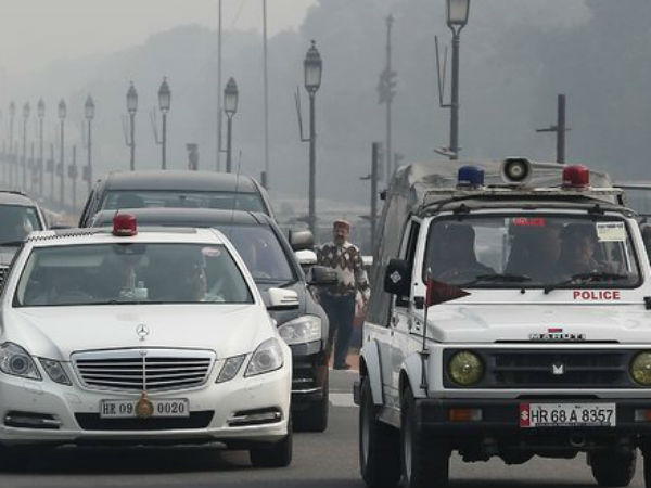 'লালবাতি' বাতিল ১ মে থেকে, প্রধানমন্ত্রী মোদী বললেন "প্রত্যেক ভারতীয় ভিআইপি" 'লালবাতি' বাতিল ১ মে থেকে, প্রধানমন্ত্রী মোদী বললেন "প্রত্যেক ভারতীয় ভিআইপি"