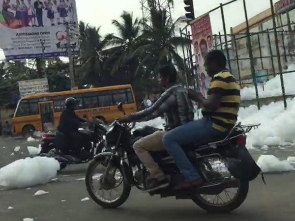 সমস্যা ট্রাফিকেরও সমস্যা ট্রাফিকেরও