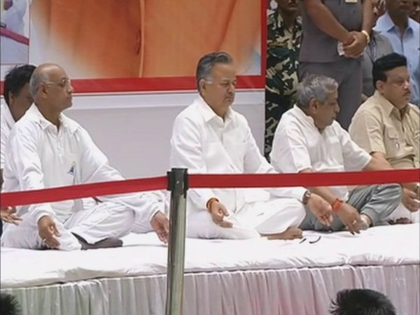 রমন সিংয়ের যোগ রমন সিংয়ের যোগ