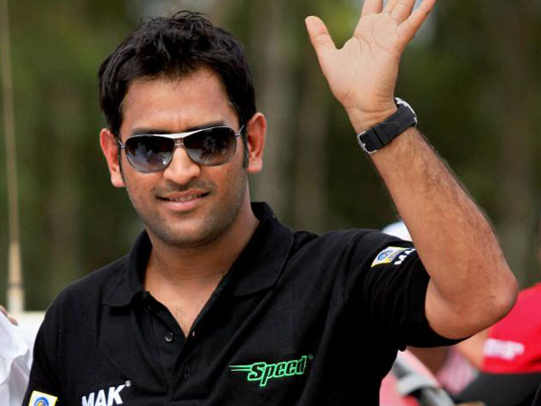 ধোনির সঙ্গে আবাচর কোন নারীর নাম জুড়ল? সৌঃ ফেসবুক ধোনির সঙ্গে আবাচর কোন নারীর নাম জুড়ল? সৌঃ ফেসবুক