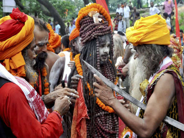 প্রসঙ্গ নগ্নতা , অম্বুবাচী মেলায় কামাক্ষ্যায় ব্রাত্য নাগা সন্ন্যাসীরা প্রসঙ্গ নগ্নতা , অম্বুবাচী মেলায় কামাক্ষ্যায় ব্রাত্য নাগা সন্ন্যাসীরা