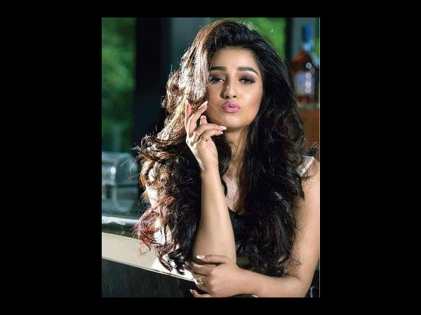 টলি ইন্ডাস্ট্রিতে আরও এক রাজ-শুভশ্রী কাহিনি, সম্পর্ক কি ভাঙল সৃজিত ও ঋতাভরীর