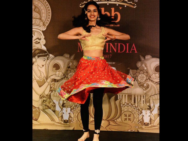 নাচের প্রতি মানুসির আগ্রহ 