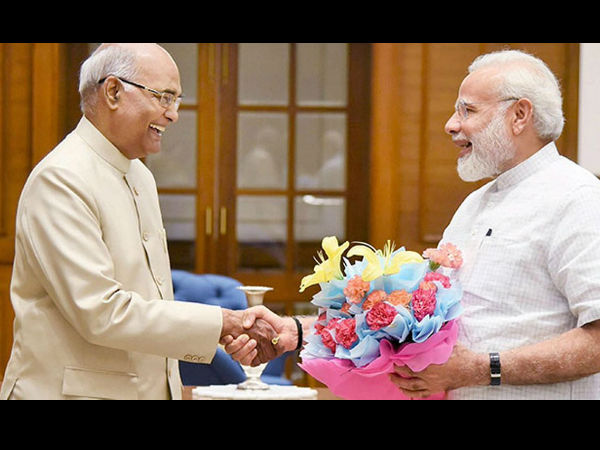 মোদী-মমতার শুভেচ্ছা মোদী-মমতার শুভেচ্ছা