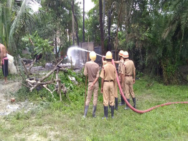 ফের বাজি কারখানায় বিস্ফোরণ