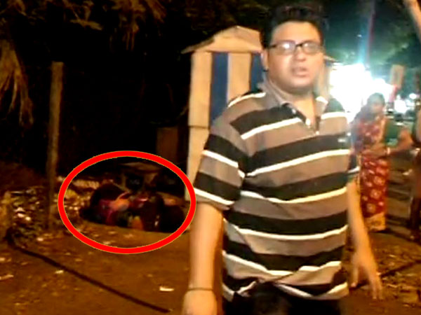 মধ্যরাতে পুলিশকে চুম্বন মত্ত মহিলার, ইএম বাইপাসে হুলুস্থুলকাণ্ড, দেখুন ভিডিও 