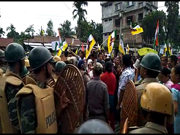রবিবার সারা দিন উত্তপ্ত জয়গাঁ, রণক্ষেত্র সুকনা রবিবার সারা দিন উত্তপ্ত জয়গাঁ, রণক্ষেত্র সুকনা