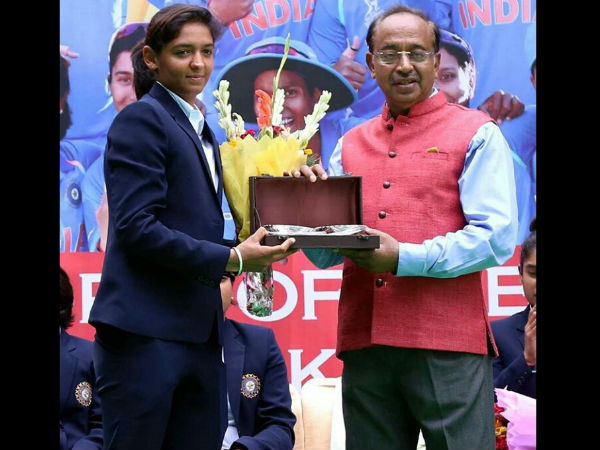 মোদীর মহিলা উন্নয়নে প্রকল্পে কী এবার 'বেটি খিলাও'