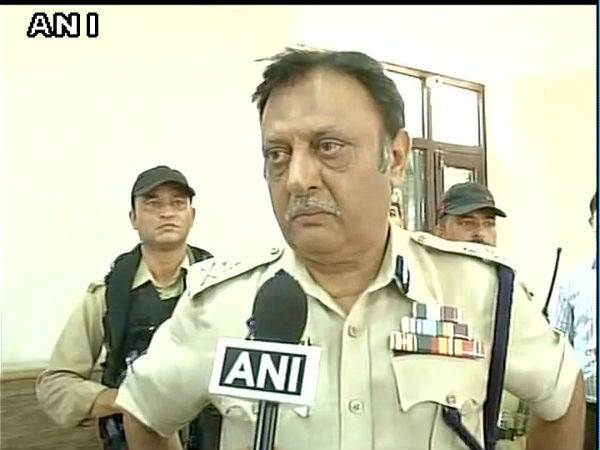 উত্তরপ্রদেশ থেকে গ্রেফতার লস্কর জঙ্গি, ফাঁস হল চক্রান্তের ছক উত্তরপ্রদেশ থেকে গ্রেফতার লস্কর জঙ্গি, ফাঁস হল চক্রান্তের ছক