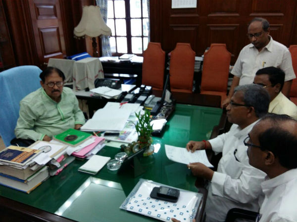 শেষ পর্যন্ত ইস্তফাই দিলেন মানস ভুঁইয়া