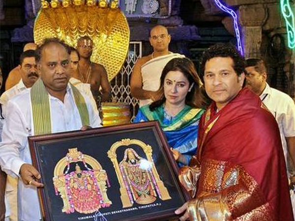 বাইশ গজ ছেড়ে এবার কাবাডির আসরে সচিন, ভেঙ্কটশ্বরে মন্দিরে পুজো দিয়ে যাত্রা শুরু 